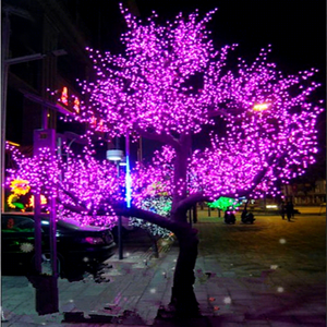Arbre à fleurs de cerisier lumineux pour les lieux de mariage, les événements et les installations décoratives saisonnières - Product Image 1