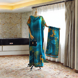 Elegant Floral Printed 100% <b>Silk</b> <b>Square</b> <b>Scarf</b> for Women Multi-Functional Fashion Accessory All Seasons Wholesale Custom Printing - Product Image 3
