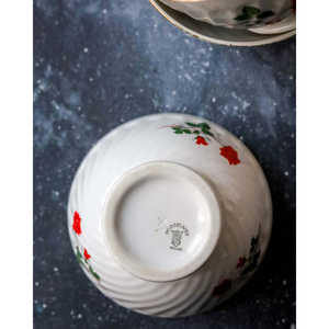 Ensemble de trois bols français bohèmes en céramique avec décoration de rose rouge glacée, bols à salade polis de style chinois - Product Image 1