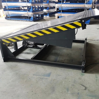 Niveleur de quai hydraulique fixe pour terminal logistique, capacité 15 tonnes, rampe de déchargement de conteneurs pour chariots élévateurs lourds