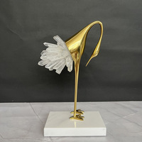 Décoration de table, pièces d'accentuation dorées, décoration intérieure, ornements de luxe, accessoires de maison, accents décoratifs modernes