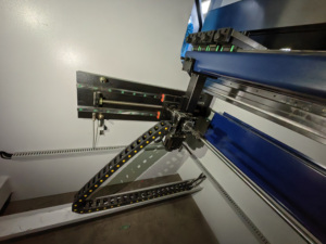 Prensa Hidráulica Doble de Gran Tamaño, Máquina de Doblado de 400 Toneladas - Product Image 3