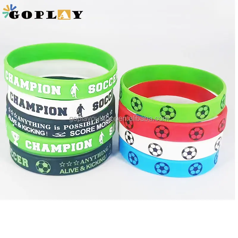 Nouveau produit personnalisé en gros bracelet en silicone en caoutchouc à impression en creux le moins cher bracelets de football en silicone logo personnalisé