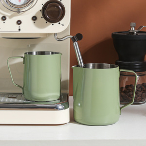 Tasse à latte art en acier inoxydable 304 avec bec verseur, pichet à café pour faire mousser le lait, carafe à mousse de lait verte 350 ml pour la préparation d'espresso à domicile - Product Image 1