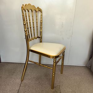 Chaises de mariage sans accoudoirs en plastique de bonne qualité en gros, empilables, chaises de salle à manger de mariage en métal doré de style Napoléon et tables à vendre - Product Image 3