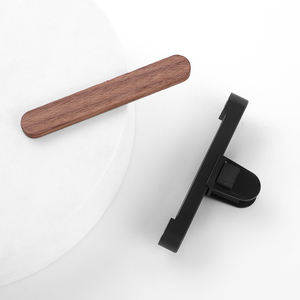 Ambientador de aromaterapia automático de lujo 2025, diseño único, Ventilación de Metal, iluminación ambiental, aleación sólida naranja para la mayoría de los coches - Product Image 1