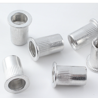 Écrou à sertir M4 M5 M6 M8 M10, écrou à sertir sur mesure à corps moleté, fourniture d'usine, écrou à sertir en acier inoxydable zingué et en aluminium