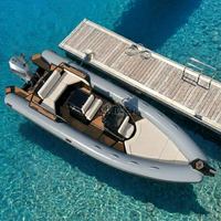 Bateau semi-rigide de luxe en Hypalon PVC de 7,6 m (25 pieds) avec moteur 250 CV, console centrale, coque en fibre de verre, bateau pneumatique rigide, yacht de sport, tender