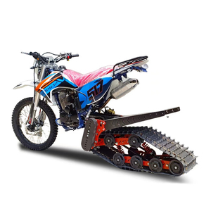 Moto de Nieve con Tractores de Cadena para Uso en Invierno y Verano - Product Image 1