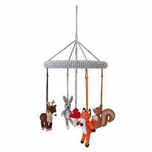 <span class=keywords><strong>Mobile</strong></span> de <span class=keywords><strong>lit</strong></span> <span class=keywords><strong>bébé</strong></span> en crochet artisanal 100% coton - 360 °   Décoration de chambre d'enfant animaux de la forêt rotative - Ensemble <span class=keywords><strong>mobile</strong></span> doux <span class=keywords><strong>pour</strong></span> <span class=keywords><strong>bébé</strong></span> prêt à offrir - Product Image 1
