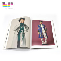 OEM Maßgeschneiderter Softcover-Broschüren-, Katalog- und Magazindruckservice
