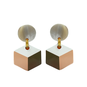 Pendientes de Cuerno de Búfalo Natural Pulido Hechos a Mano en Vietnam por Minh Giang Craft, Joyería Artesanal para Regalo - Product Image 2