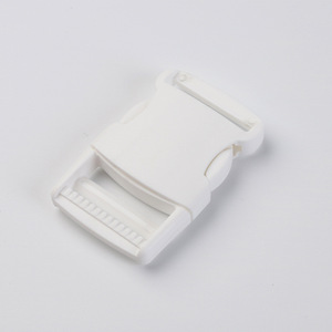 Hebilla de liberación lateral blanca de plástico Jiuyuan para bolsos, duradera y resistente al desgaste J1088-32 - Product Image 1