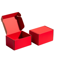 Boîte d'expédition en carton ondulé imperméable réutilisable personnalisée avec gaufrage, nouveau design pour les vêtements, les chaussettes, l'emballage d'expédition, matériaux recyclés