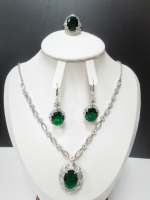 Ensemble de bijoux de mariée vert émeraude 3 pièces : bague, boucles d'oreilles et collier entièrement incrustés de zircon, plaqué or 18 carats, chaîne ovale vintage, cadeau classique