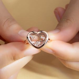 Anillo MSR-1587 de Oro de 18K Personalizado con Diamante Redondo en Forma de Corazón, Diamante de Laboratorio - Product Image 2