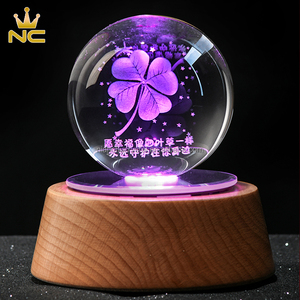 <span class=keywords><strong>Boule</strong></span> <span class=keywords><strong>de</strong></span> <span class=keywords><strong>cristal</strong></span> <span class=keywords><strong>de</strong></span> Noël 3D <span class=keywords><strong>personnalisée</strong></span> faite à la main avec base lumineuse LED personnalisable et boîte cadeau - Product Image 2