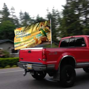 Drapeau drô<span class=keywords><strong>le</strong></span> avec l'inscription « C'est 5 <span class=keywords><strong>heures</strong></span> quelque part » et un perroquet |   Bannière en polyester 110D double face 3x5 pieds |   2 œillets en laiton pour fête tropicale sur la plage - Product Image 3