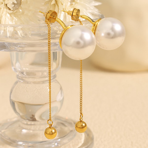 ต่างหูมุกทรงหยดน้ำ จี้ลูกบอลโซ่ทอง เครื่องประดับมุกสีขาวสำหรับผู้หญิง สวมใส่ได้ทุกวัน - Product Image 1