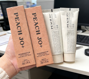 Crème pour les mains parfumée PEACH JO+ Peach Blossom Pro-Xylane Lab Sandalwood 33, hydratante et nourrissante - Product Image 3