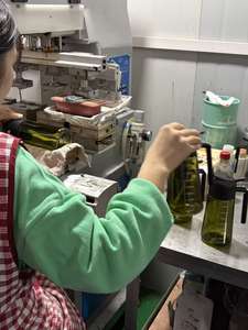 Pulvérisateur d'huile d'olive <span class=keywords><strong>en</strong></span> verre de 470 ml avec mesure, distributeur 2-<span class=keywords><strong>en</strong></span>-1, bouteille anti-fuite <span class=keywords><strong>pour</strong></span> gadgets de cuisine, cuisson, friteuse à air, barbecue, salade - Product Image 3