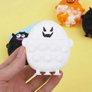 Jouets sensoriels anti-stress en silicone à thème Halloween, formes chauve-souris, fantôme, rat, pour enfants de 3 à 6 ans, vente en gros - Product Image 4
