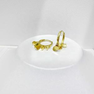 Vente en gros de boucles d'oreilles créoles simples en argent sterling 925 et plaqué or 14K 18K, style géométrique coréen, tendance, pour l'été, à prix abordable. - Product Image 4