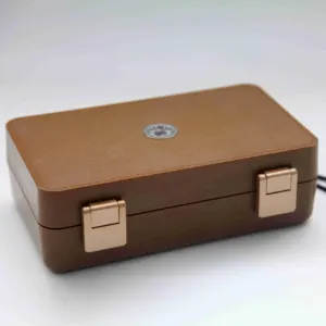 Nueva caja de humidor de cigarros de viaje de plástico portátil personalizada de fábrica con cortador, juego de accesorios para cigarros para regalo de cigarros