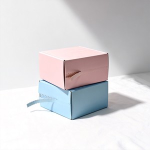 Boîtes d'expédition avec laminage mat, boîtes cadeaux en carton, boîtes avec impression dorée, boîtes d'expédition en carton, boîtes en carton pour parfums - Product Image 2
