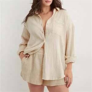 Vente en gros de pyjamas chemises de haute qualité Pyjamas de couchage en dentelle avec short pour femmes au design cool - Product Image 1