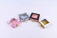 Boîte cadeau personnalisée en carton rigide recyclable avec fermeture magnétique, motif gaufré, pour bracelet en faux cils de vison 3D de Noël, éponge rose brillante