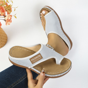 Sandales compensées d'été <span class=keywords><strong>pour</strong></span> femmes, orthopédiques haut de gamme, à bout ouvert, en cuir PU antidérapant, style vintage, décontractées, plateforme rétro - Product Image 1