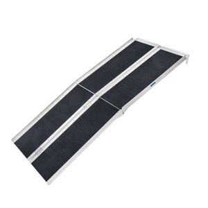 <span class=keywords><strong>Rampe</strong></span> pratique pour fauteuil roulant en aluminium <span class=keywords><strong>pliable</strong></span> <span class=keywords><strong>rampe</strong></span> d'<span class=keywords><strong>escalier</strong></span> pour fauteuil roulant <span class=keywords><strong>rampe</strong></span> pour fauteuil roulant de bus à vendre - Product Image 2