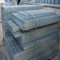Grilles en acier galvanisé au design moderne, vente en gros, matériaux de construction durables anti-corrosion, sols extérieurs, allées, fournisseur en promotion