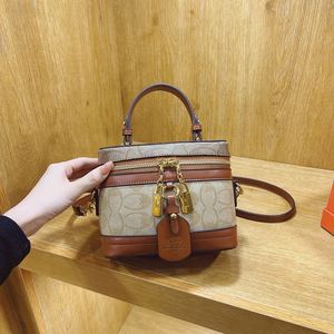 Petit sac carré rétro de style français avec fermeture éclair et motifs géométriques - Sac à main élégant pour femmes.651 - Product Image 1