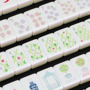 Juego de Mahjong Americano Portátil, Ligero y de Lujo, con Fichas Acrílicas Talladas de Cuatro Capas de 30 mm, para 4 Jugadores, Ideal para Viajes Familiares al Aire Libre - Product Image 3