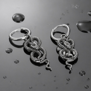 Yunnique – pendentif serpent en acier inoxydable, design géométrique sur le thème des animaux, bijoux à la mode pour hommes - Product Image 1