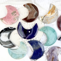 Offre Spéciale : Sculpture Artisanale en Quartz Poli en Forme de Lune, Énergie Naturelle Guérisseuse, pour Décoration Intérieure
