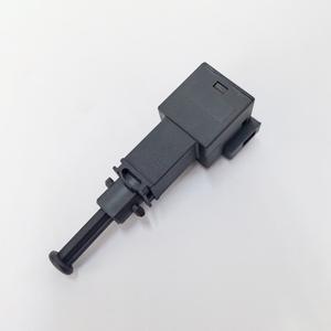 Interruptor de luz de freno para Jetta Bora Polo Passat, pieza de repuesto OEM 1J0945511A - Product Image 3