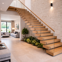 Escalier moderne CBMmart pour la maison avec marches en bois de chêne, structure métallique, garde-corps en verre, escalier droit