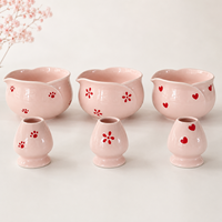 Ensemble bol à matcha en céramique rose et support pour fouet 500 ml avec fouet en bambou, motifs cœur, fleur, patte, logo personnalisé pour cadeau OEM