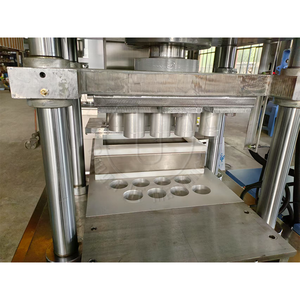 เครื่องกดทำบาธบอมแบบไฮดรอลิกอัตโนมัติ เครื่องทำเกลือบอลความเร็วสูง เครื่องปั๊มบาธบอมขนาดใหญ่ - Product Image 4