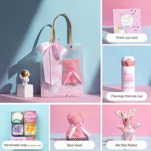 Savon artisanal en forme de flamant rose, serviette en forme d'ours, lapin tendance avec sac transparent – Idéal pour cadeau d'enfant ou de mariage - Product Image 2
