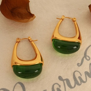 Boucles d'oreilles en forme de goutte d'eau en forme de U en ambre tendance pour femmes en acier inoxydable plaqué or de style rétro français Maillard - Product Image 3