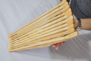 OWENTEK Appendiabiti Classico in Legno a Singolo Livello di Alta Qualità <span class=keywords><strong>per</strong></span> Adulti e <span class=keywords><strong>Bambini</strong></span>, Organizzatore <span class=keywords><strong>per</strong></span> Bagno - Product Image 5