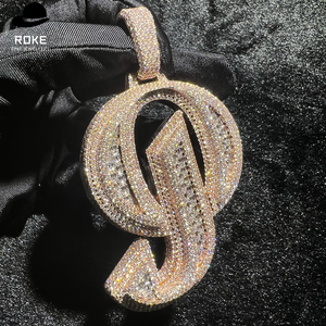 Collar con Colgante de Letra OJ de Oro de 9-18K con Diamantes Completos de Lujo, Esmeralda Cultivada en Laboratorio con Corte Esmeralda y Corte Redondo, Estilo Hip-Hop, Unisex, para Bodas y Fiestas - Product Image 1