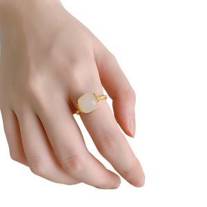 Anillo de plata de ley s925 con calcedonia ámbar en forma de cubo, estilo retro de corte femenino, sensación de lujo ligero y alta gama, g - Product Image 1