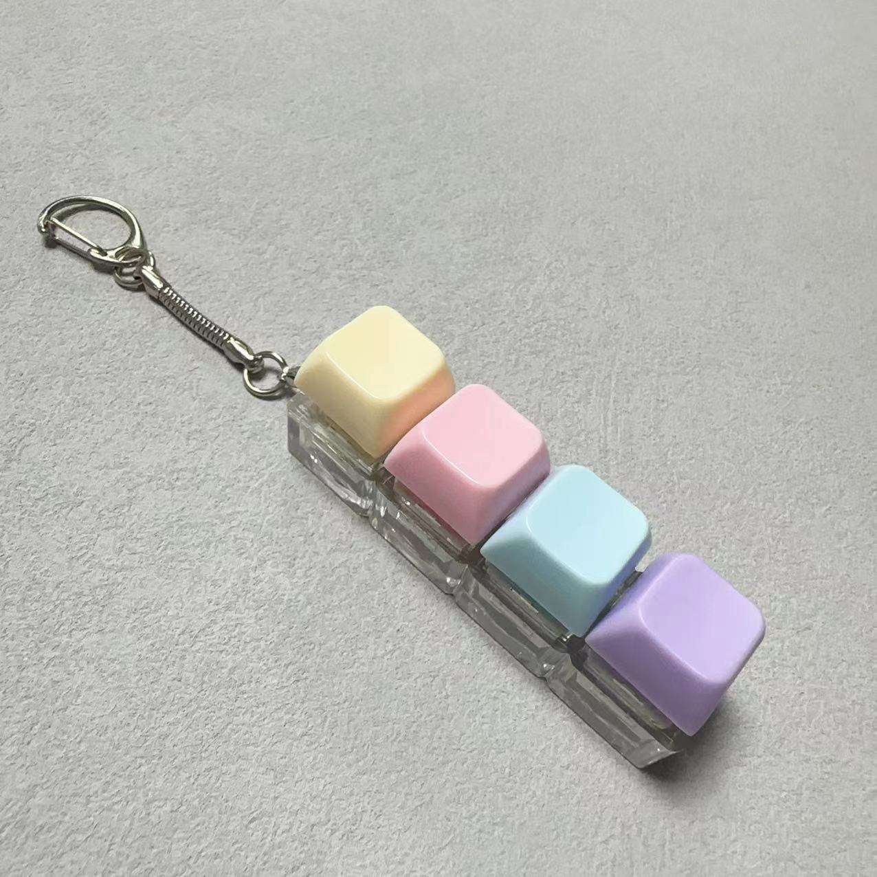 Caja: amarillo claro/rosa claro/azul claro/morado claro