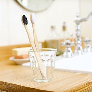 Vente en gros de brosses à dents en bois naturel biodégradable et recyclable avec logo personnalisé, poils doux pour adultes, pour usage domestique - Product Image 3