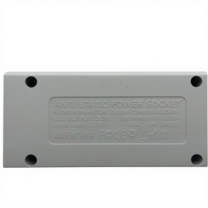 Regletas estándar europeas con tres enchufes USB y tipo C, las regletas más vendidas - Product Image 3